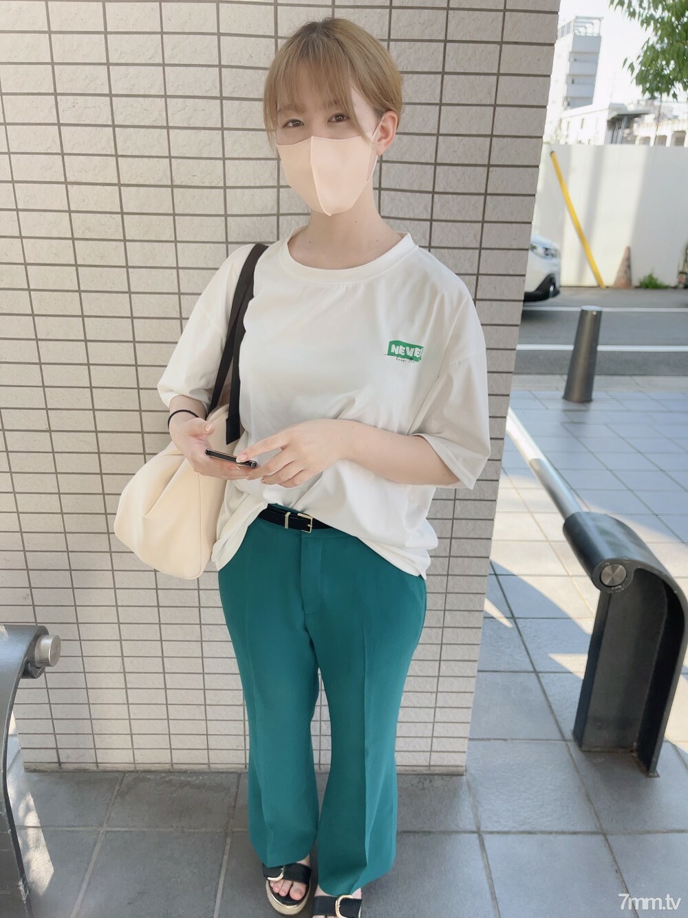 FC2-PPV-3113724 Hokuriku วัย 10 ขวบที่ยิ้มแย้มมีผิวขาวเนียนบริสุทธิ์และหีที่เป็นเนินด้วยไม้โลภและช็อตช่องคลอดเงียบ ๆ เอาชนะผู้สูงอายุด้วยน้ำผลไม้ที่เต็มไปด้วยช่องคลอดจำนวนมาก