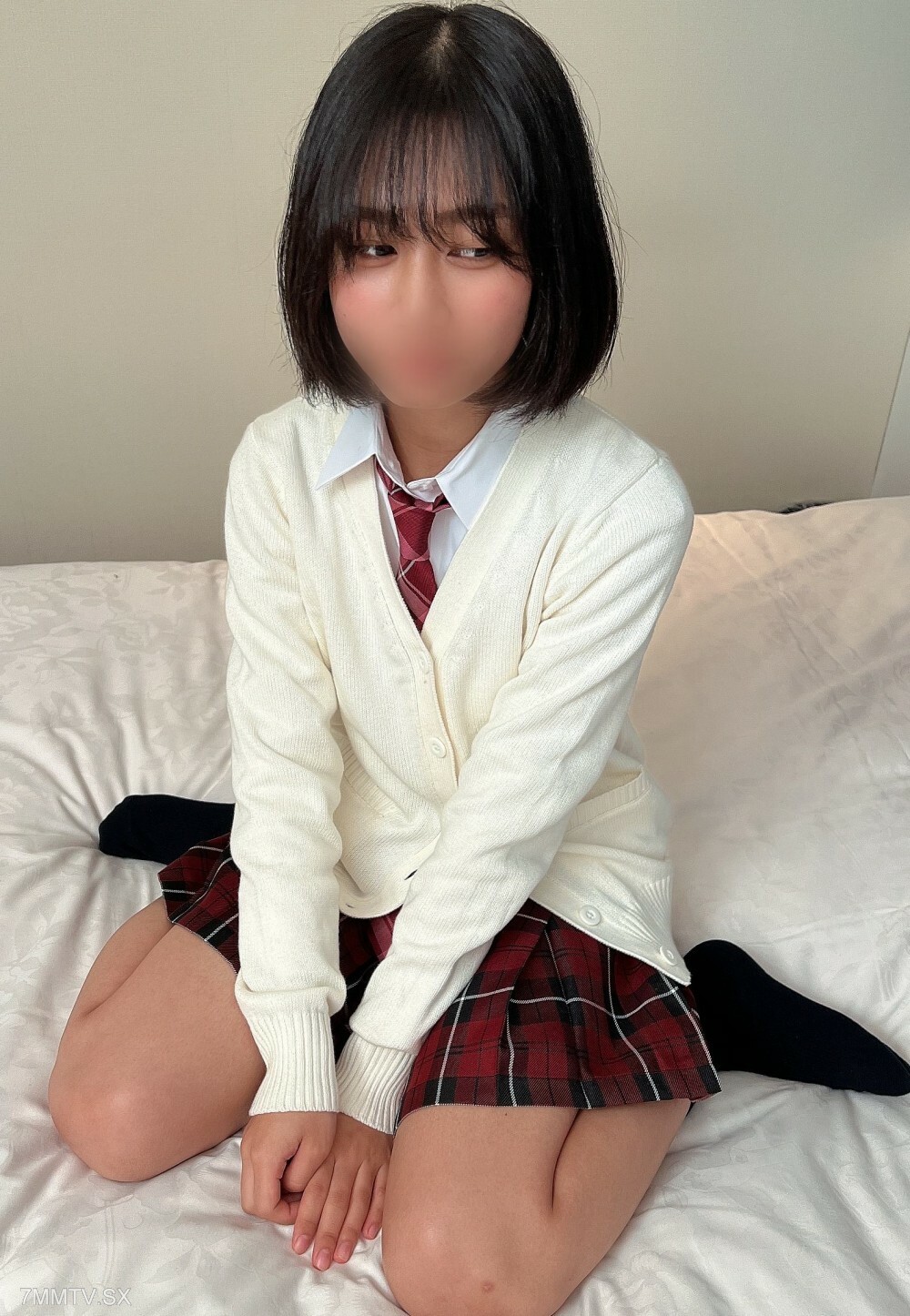 FC2-PPV-3195664 *โปรดรับชมด้วยความเสี่ยงของคุณเอง เด็กสาววัยรุ่นที่หนีออกจากบ้าน ร่างสีน้ำตาลอ่อนที่กำลังเติบโตกำลังน้ำพุ่งและชักกระตุก หญิงสาวผู้น่าสงสารที่ถูกผู้ใหญ่หลอกได้รับการอมเป็นครั้งแรกในชีวิตของเธอซึ่งเป็นวัตถุดิบจำนวนมาก